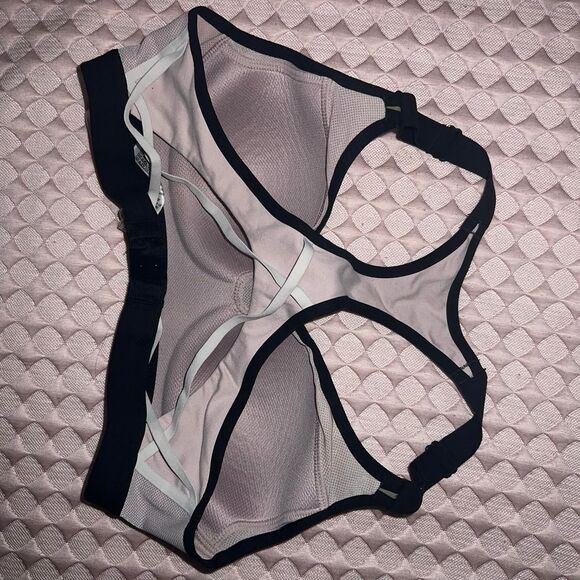 Victoria's Secret Green Sports Bra - Picture 2 of 3